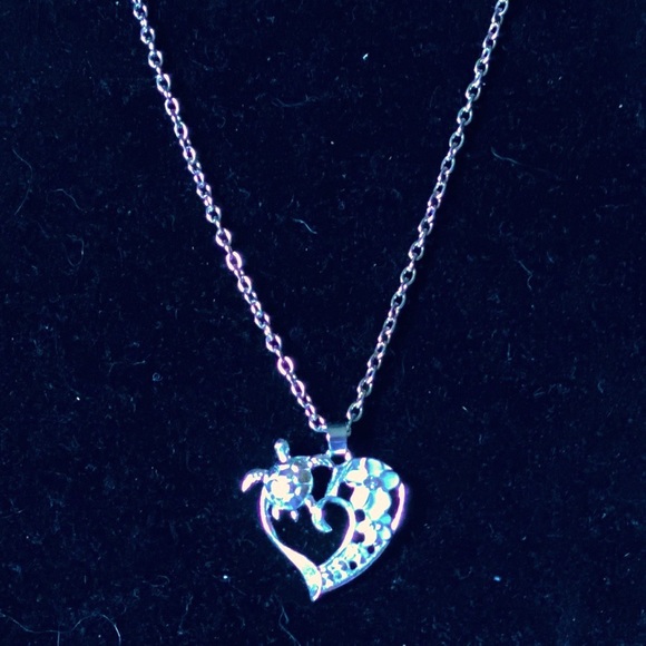 Turtle Heart 20” Necklace - Picture 1 of 3
